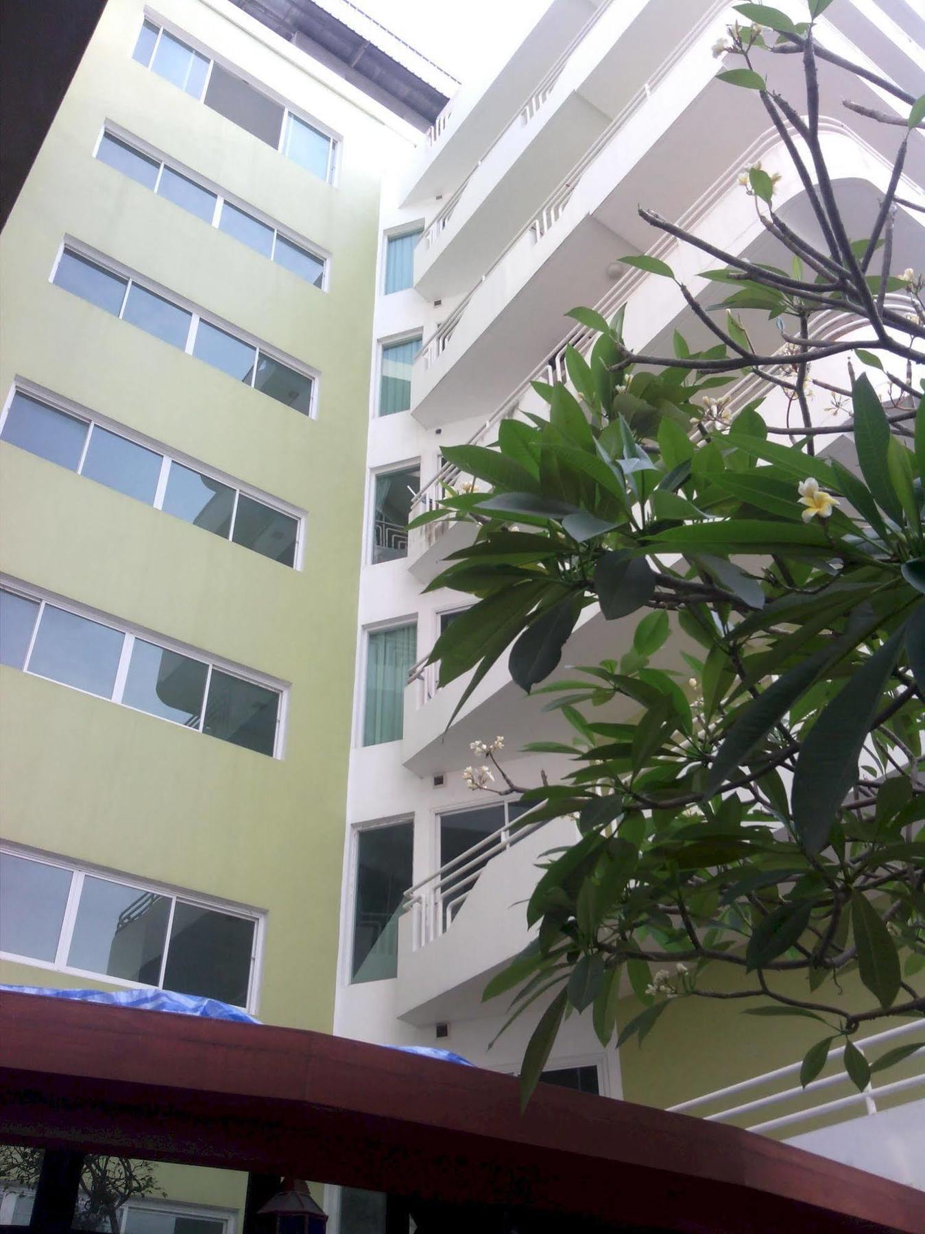 Daisy Residence Pantai Jomtien Luaran gambar