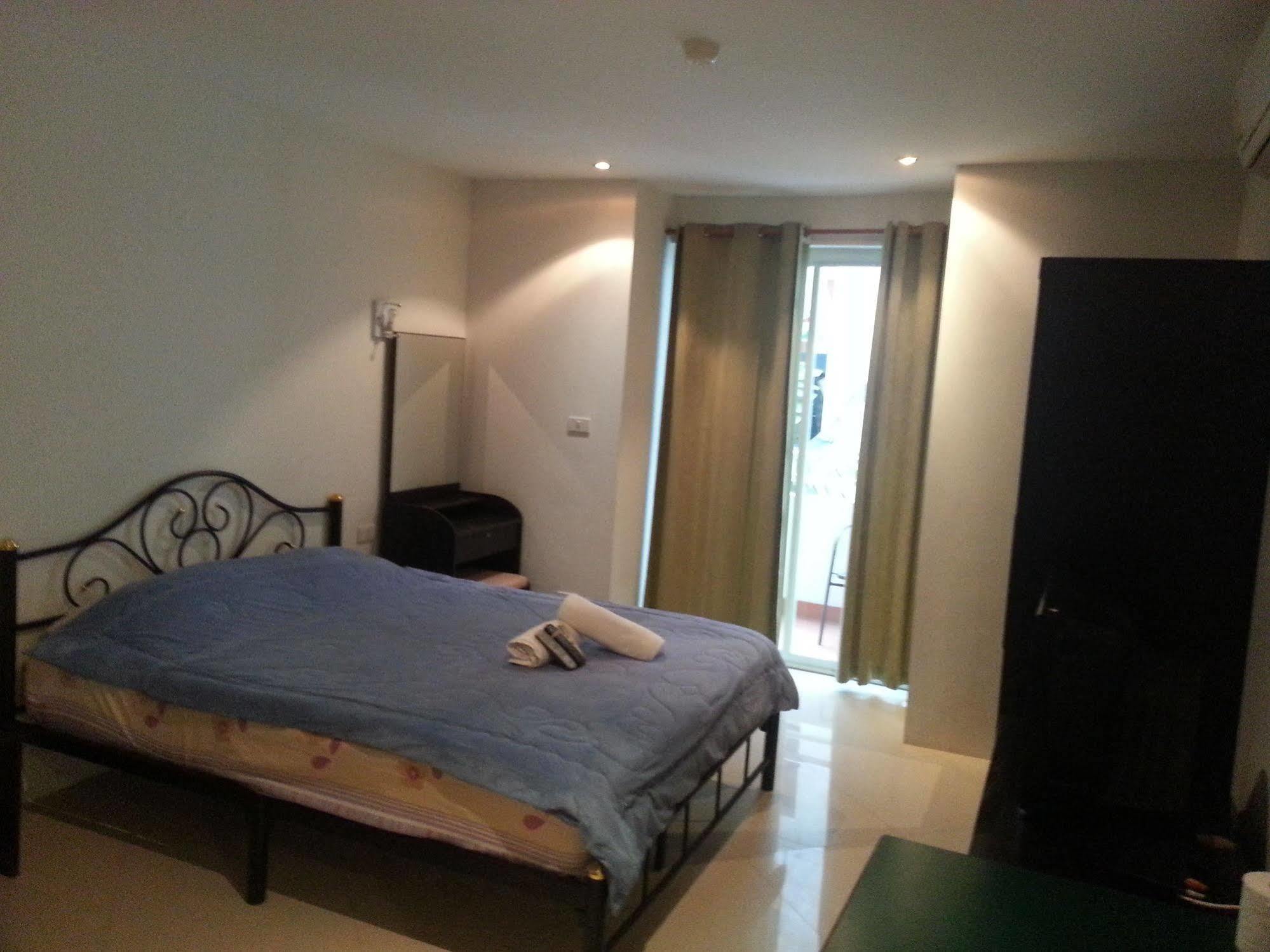 Daisy Residence Pantai Jomtien Luaran gambar